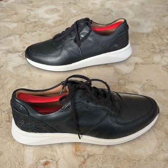 Clarks Un Rio Sprint Leather Walking Shoes - Picture 5 of 15